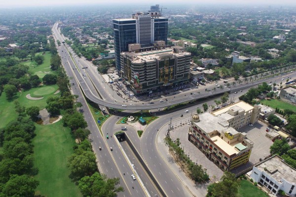 SIGNAL FREE CORRIDOR JAIL ROAD AND MAIN BOULEVARD GULBERG LAHORE